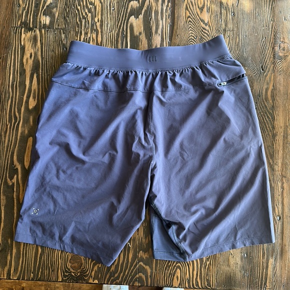 Lululemon Men’s Shorts - Picture 3 of 4